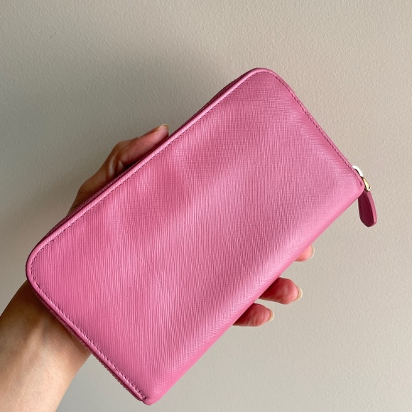 Authentic Prada Saffiano zippy wallet - Picture 2 of 16